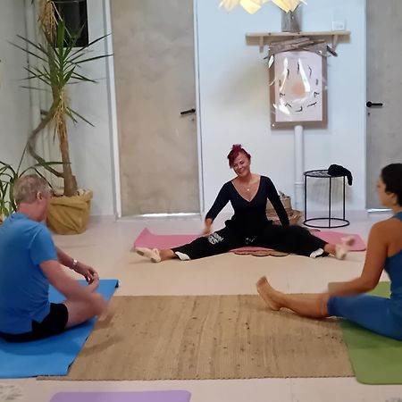 Tune Inn Activity Guesthouse- Over 24'S إيبسوس المظهر الخارجي الصورة