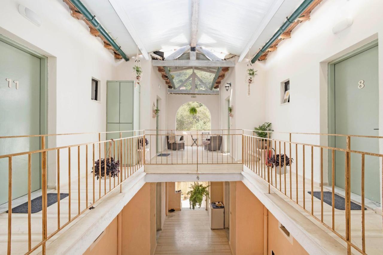 Tune Inn Activity Guesthouse- Over 24'S إيبسوس المظهر الخارجي الصورة