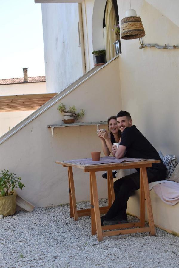 Tune Inn Activity Guesthouse- Over 24'S إيبسوس المظهر الخارجي الصورة